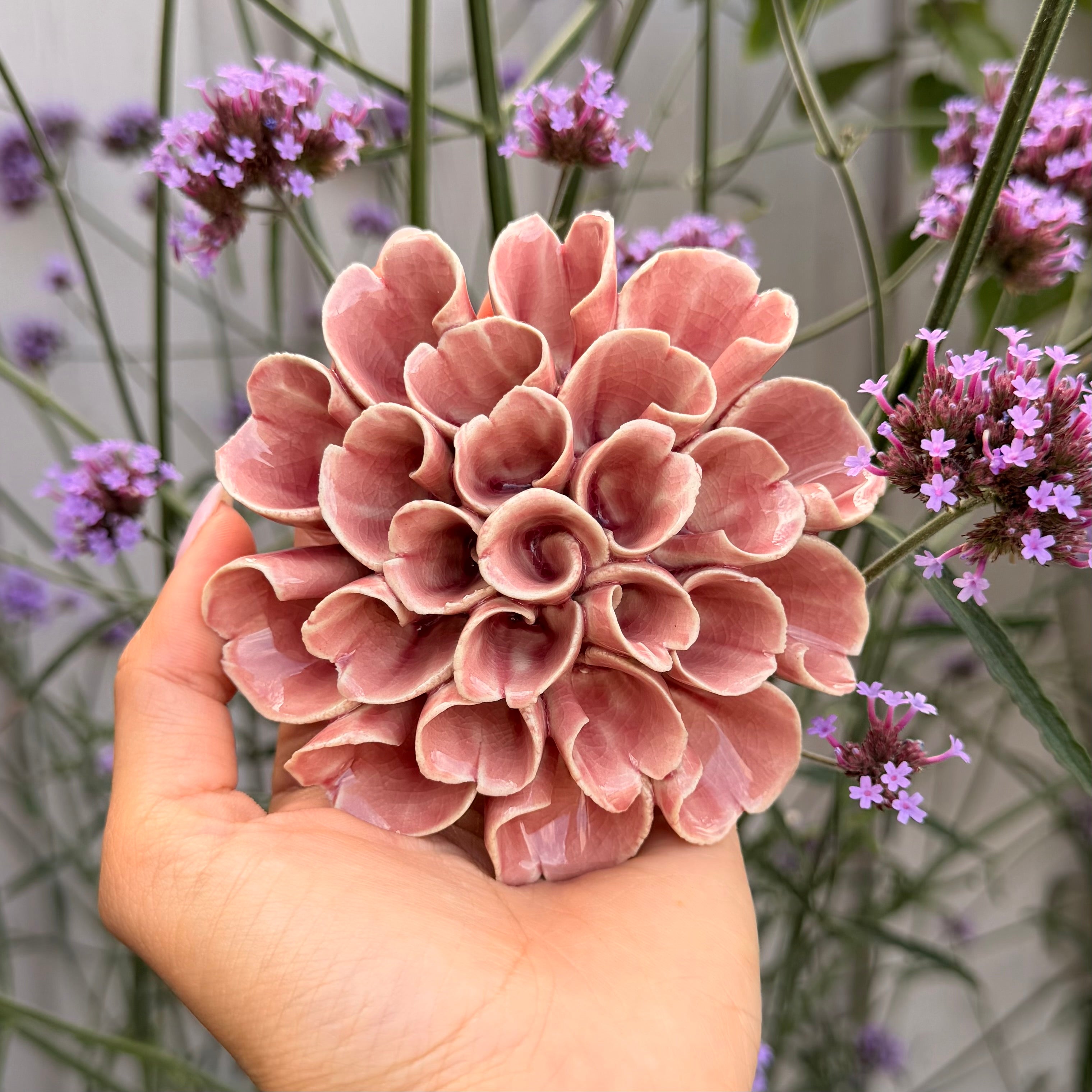 Bloem keramiek dahlia