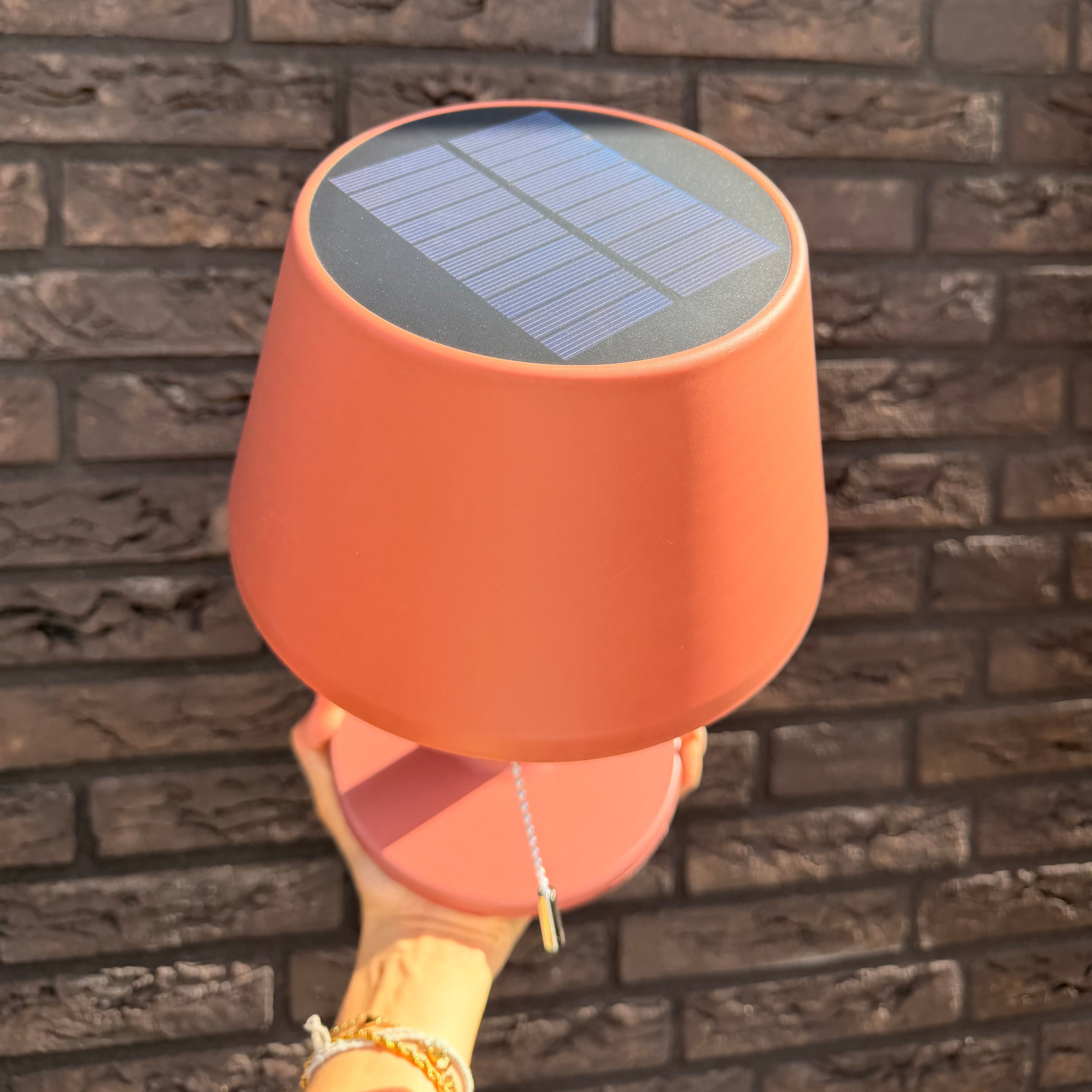 Tafellamp solar buiten terra rood